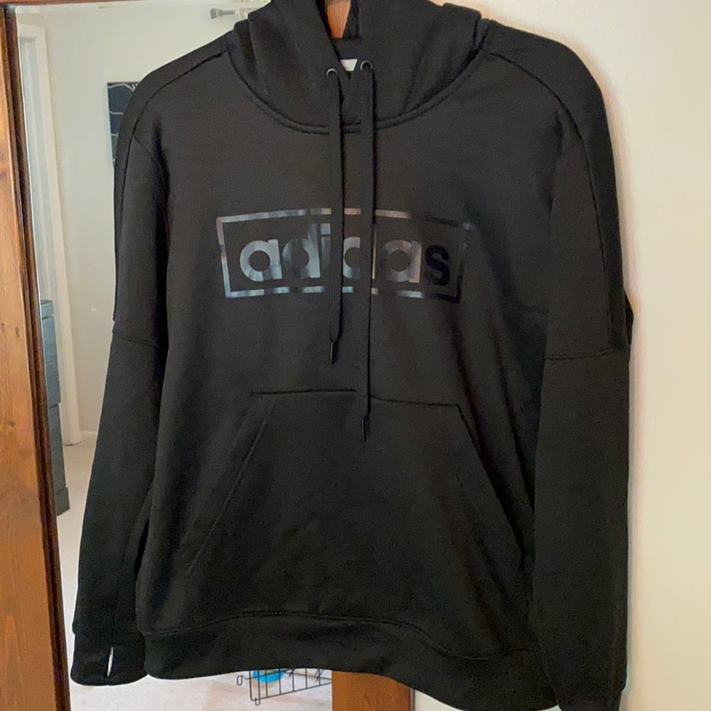 Women’s Adidas black hoodie. Like new!!!